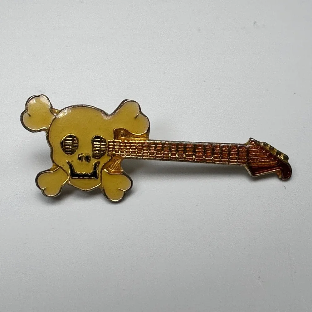VINTAGE Skull & Crossbones Guitar Lapel Pin Brooch White & Gold-Tone Enamel 1
